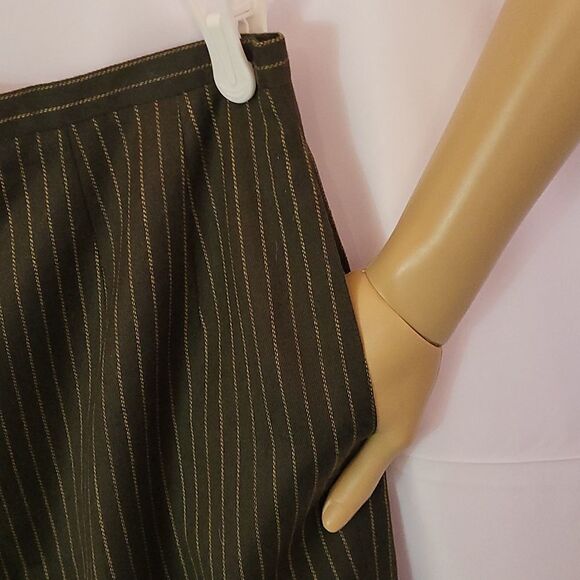 HARVE BENARD, WOMEN'S GREEN AND GOLD PINSTRIPE DRESS PANTS, SIZE 12, LIKE NEW - Picture 2 of 9